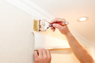 Pose de papier peint à Bioule — revêtements muraux et toiles de verre